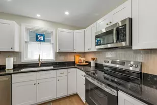 274 Pine St, Laconia, NH 03246 - Photo 7