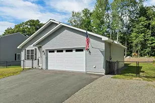 274 Pine St, Laconia, NH 03246 - Photo 1