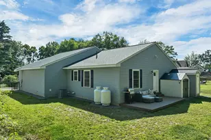 274 Pine St, Laconia, NH 03246 - Photo 27
