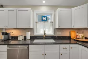 274 Pine St, Laconia, NH 03246 - Photo 5