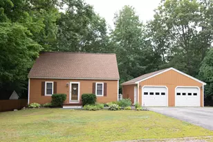 66 Dorothy Dr, Epping, NH 03042 - Photo 1