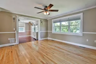 506 Mammoth Rd, Pelham, NH 03076 - Photo 7