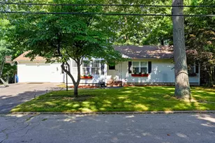 532 Oak St, Manchester, NH 03104 - Photo 1