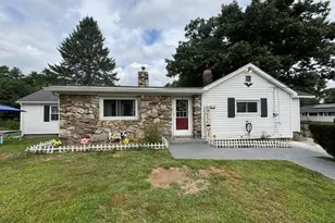 33 Beacon Hill Rd, Derry, NH 03038 - Photo 1