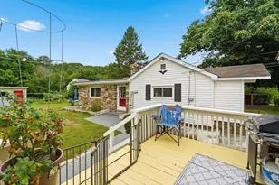 33 Beacon Hill Rd, Derry, NH 03038 - Photo 5