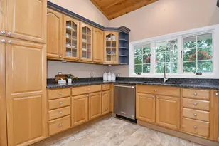 17 Olde English Rd, Bedford, NH 03110 - Photo 7
