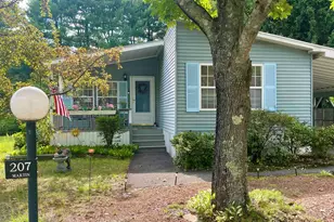207 Donald Dr, Goffstown, NH 03045 - Photo 3