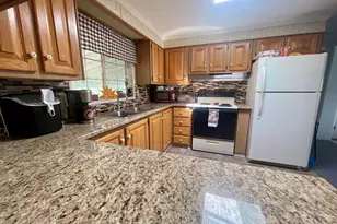 207 Donald Dr, Goffstown, NH 03045 - Photo 5