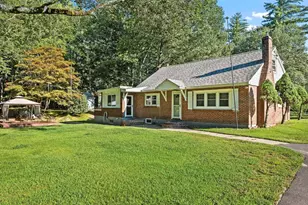 117 Pond St, Newton, NH 03858 - Photo 1