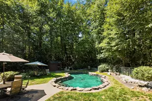 16 Juniper Dr, Amherst, NH 03031 - Photo 9