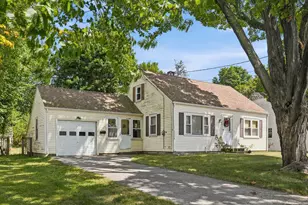 13 Fairfield Dr, Hampton, NH 03842 - Photo 1