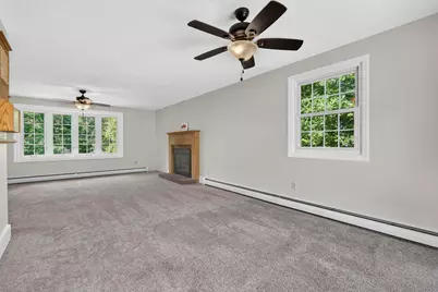 31 Woodhawk Way, Litchfield, NH 03052 - Photo 5