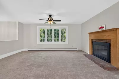31 Woodhawk Way, Litchfield, NH 03052 - Photo 3