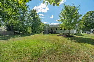 7 Ridgewood Ave, Gilford, NH 03249 - Photo 3