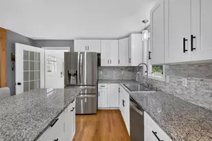 13 Helen Dr, Hooksett, NH 03106 - Photo 5