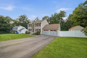 25 St Anthony Dr, Hudson, NH 03051 - Photo 3