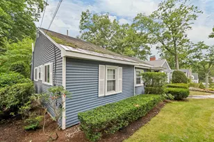 284 Hawthorne St, Manchester, NH 03104 - Photo 5
