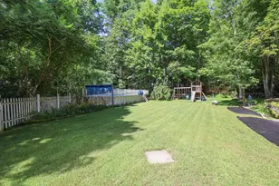 285 Colby Rd, Weare, NH 03281 - Photo 3