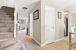 11 Meadowview Cir, Nashua, NH 03062 - Photo 3