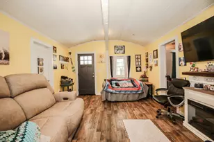 42 Sarette Rd, Goffstown, NH 03045 - Photo 11