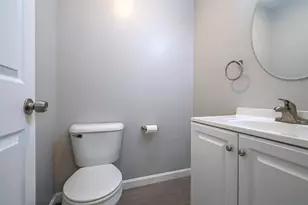 8 Stillwater Dr, Nashua, NH 03062 - Photo 15