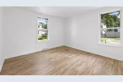 373 Bartlett Street, Manchester, NH 03102 - Photo 13
