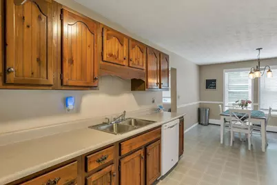 33 Moreau Street, Manchester, NH 03102 - Photo 9