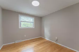 12 Hutchinson St, Nashua, NH 03064 - Photo 19