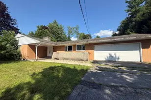 62 Ridge Ave, Claremont, NH 03743 - Photo 1