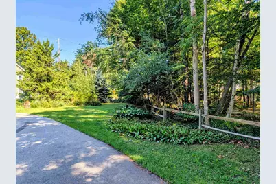 33 Chestnut Street, Claremont, NH 03743 - Photo 5
