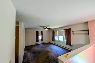 33 Chestnut St, Claremont, NH 03743 - Photo 9