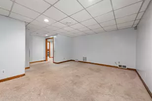1 Gates Dr, Derry, NH 03038 - Photo 33