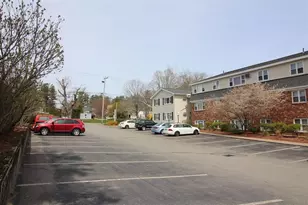 73 East Broadway St, Derry, NH 03038 - Photo 3
