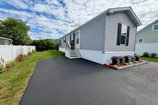 21 Union St, Gorham, NH 03581 - Photo 1