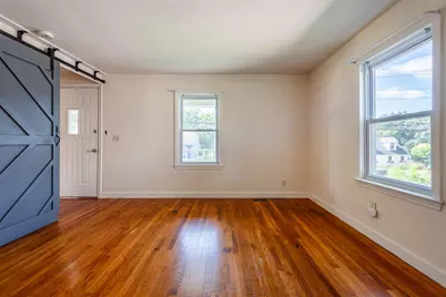 33 Charlotte Avenue, Nashua, NH 03064 - Photo 11