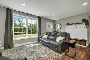 562 Pickering Rd, Rochester, NH 03867 - Photo 9