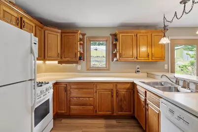 654 Daniel Webster Highway, Merrimack, NH 03054 - Photo 17