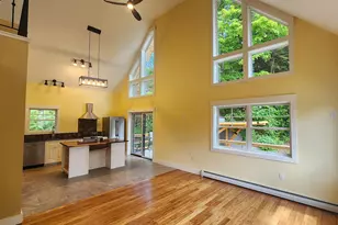 188 Wall St, Springfield, VT 05156 - Photo 9