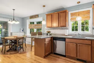 29 Locksley Ln, Raymond, NH 03077 - Photo 9