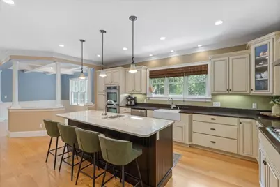137 Garland Drive, Pelham, NH 03076 - Photo 5