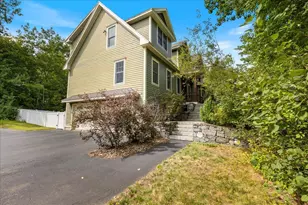 137 Garland Dr, Pelham, NH 03076 - Photo 1