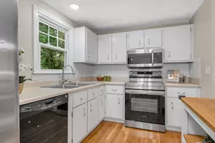 40 Lou Ave, Salem, NH 03079 - Photo 9