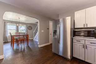 44 Davis St, Claremont, NH 03743 - Photo 3