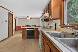 535 Prospect St, Franklin, NH 03235 - Photo 5