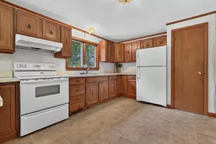 535 Prospect St, Franklin, NH 03235 - Photo 3