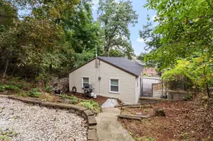 786 Mammoth Rd, Manchester, NH 03104 - Photo 3