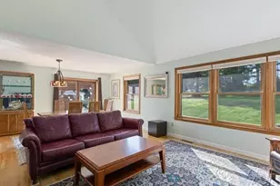 110 Pheasant Ln, Manchester, NH 03109 - Photo 9