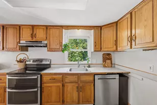 19 Old Mont Vernon Rd, Amherst, NH 03031 - Photo 5
