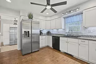 176 Stanton St, Manchester, NH 03103 - Photo 11