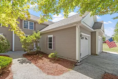 32 Overlook Circle, Hudson, NH 03051 - Photo 5